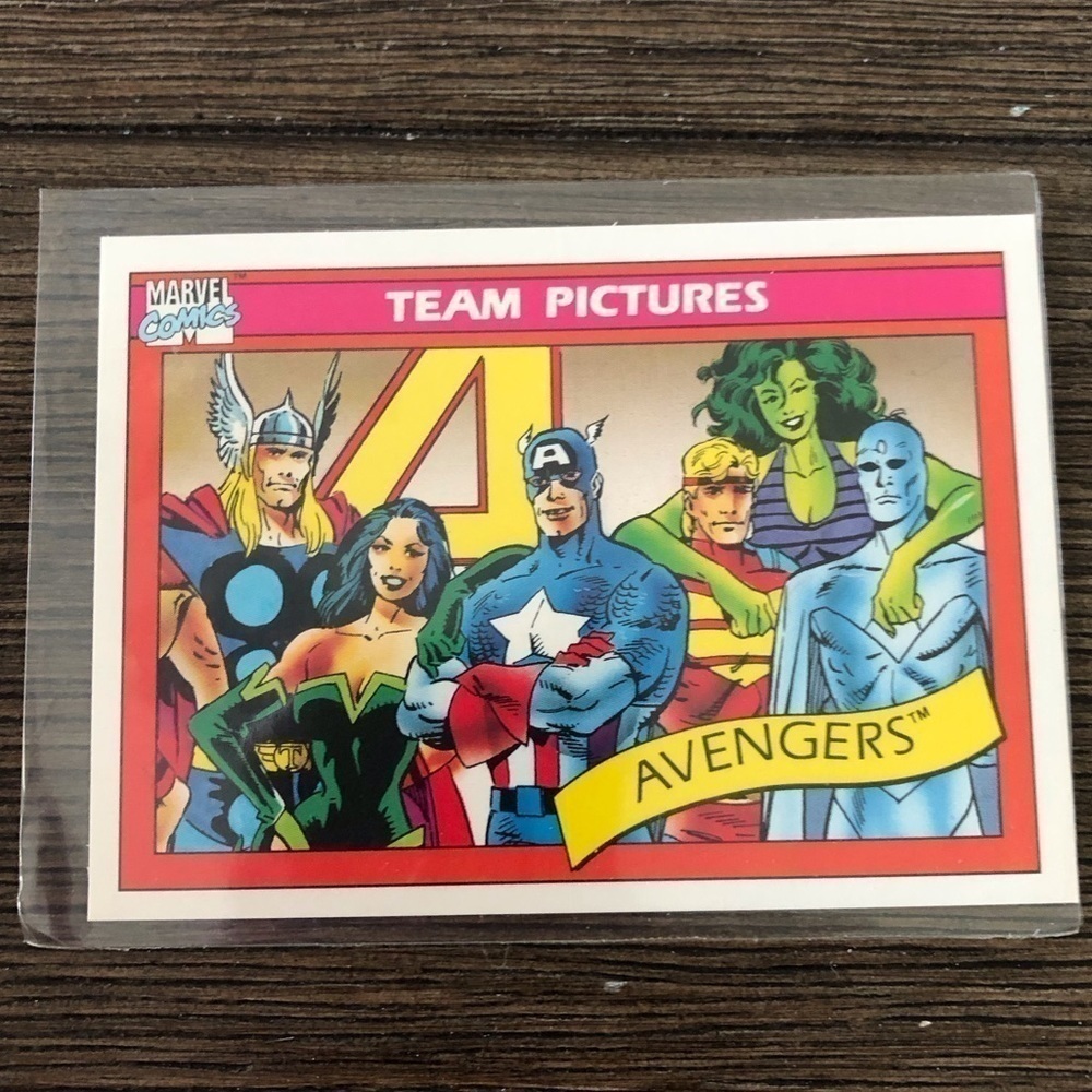 1990 Marvel Comics Trading Card: Team Picture: Avengers #138